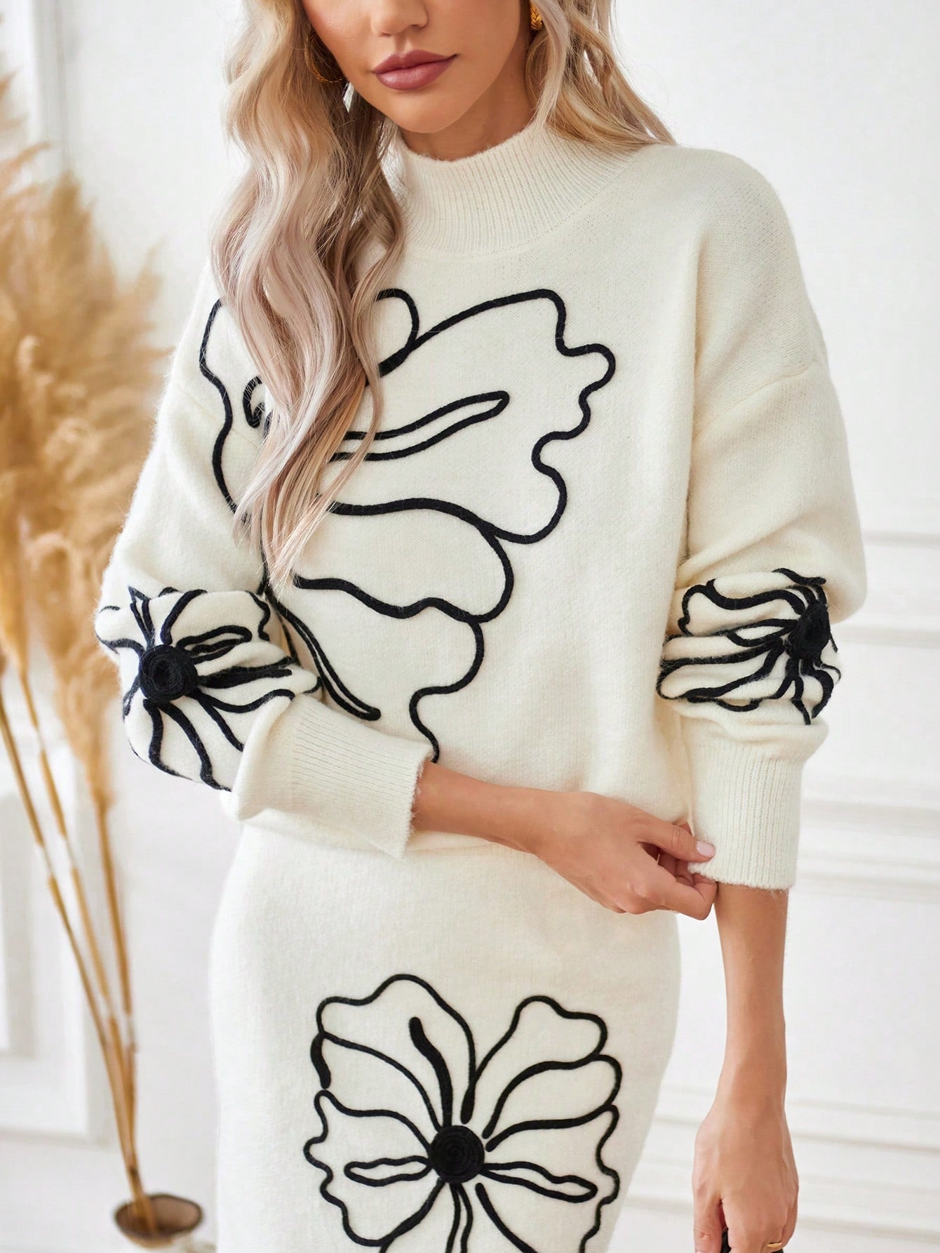 Privé Woven Flower Pattern Women's Sweater