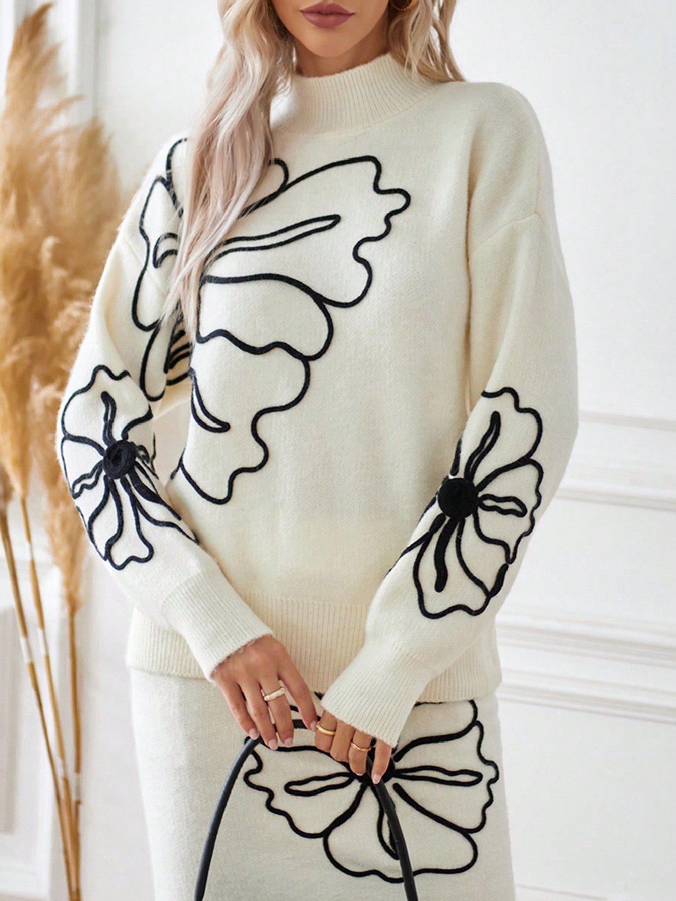 Privé Woven Flower Pattern Women's Sweater