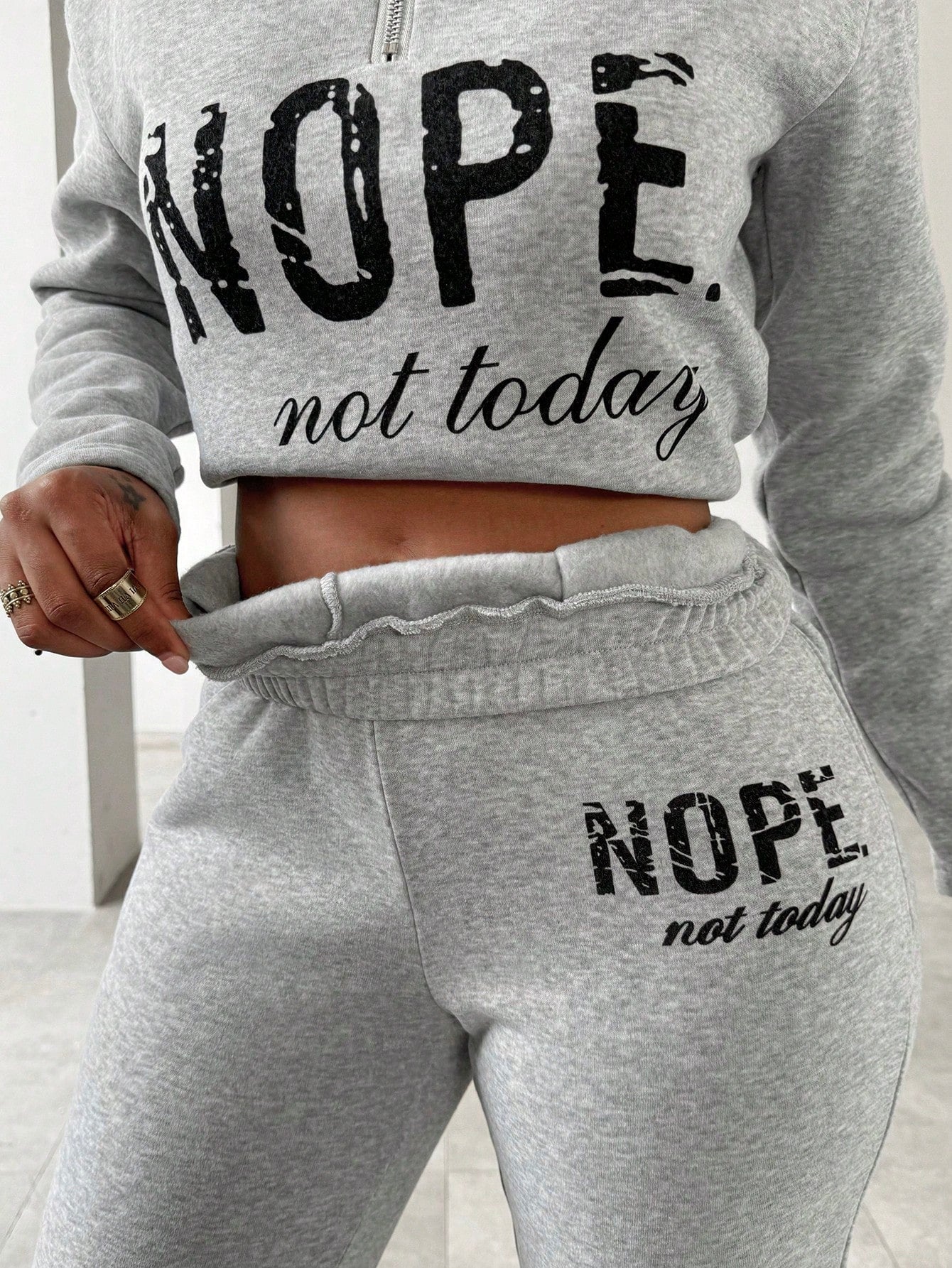 Letter Graphic Drop Shoulder Sweatshirt & Sweatpants