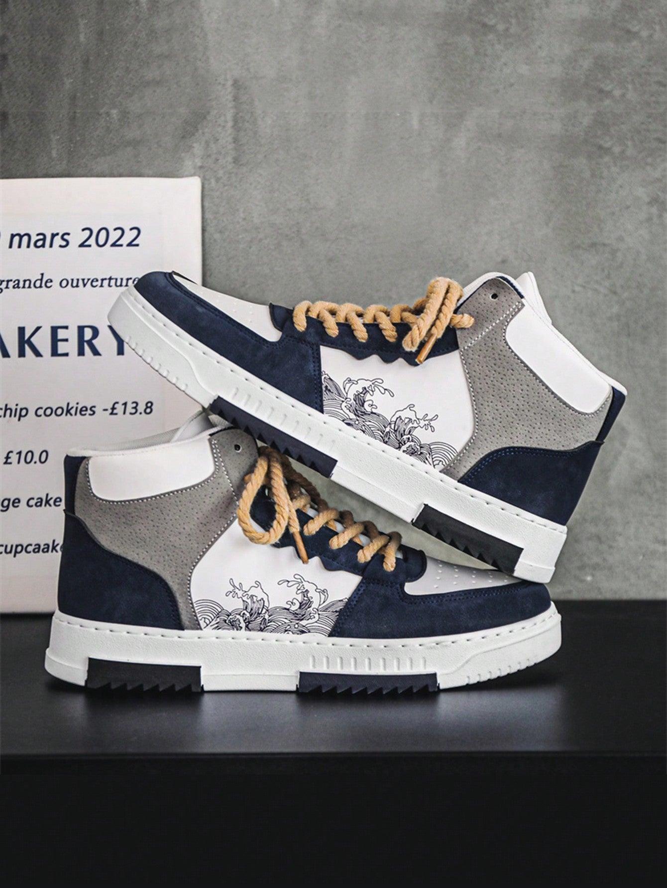 High-top Letter Embroidered Men's Sneakers