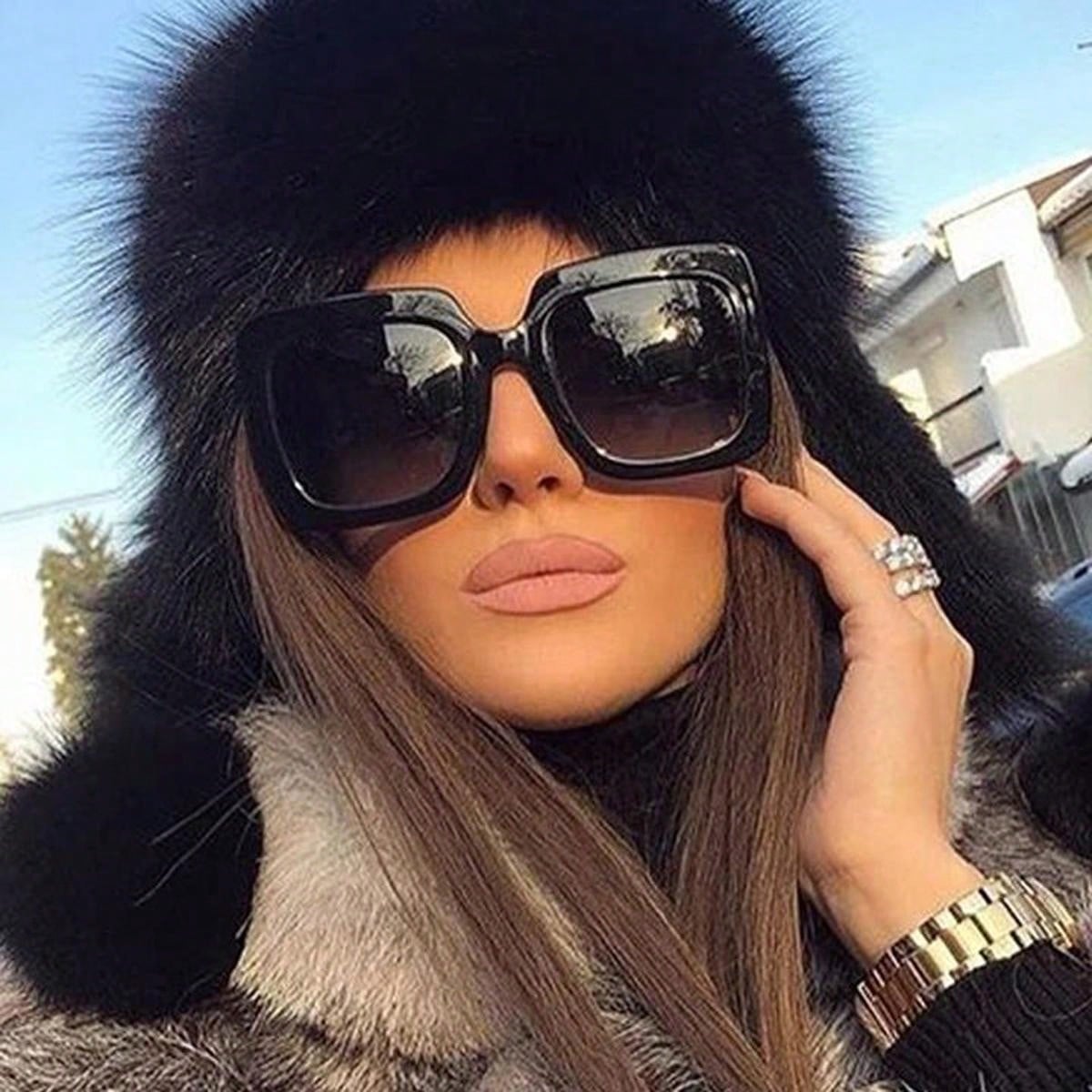 Fashionable Oversized Square Sunglasses With Wide Frame, Great For Fashion Show Or Street Snap