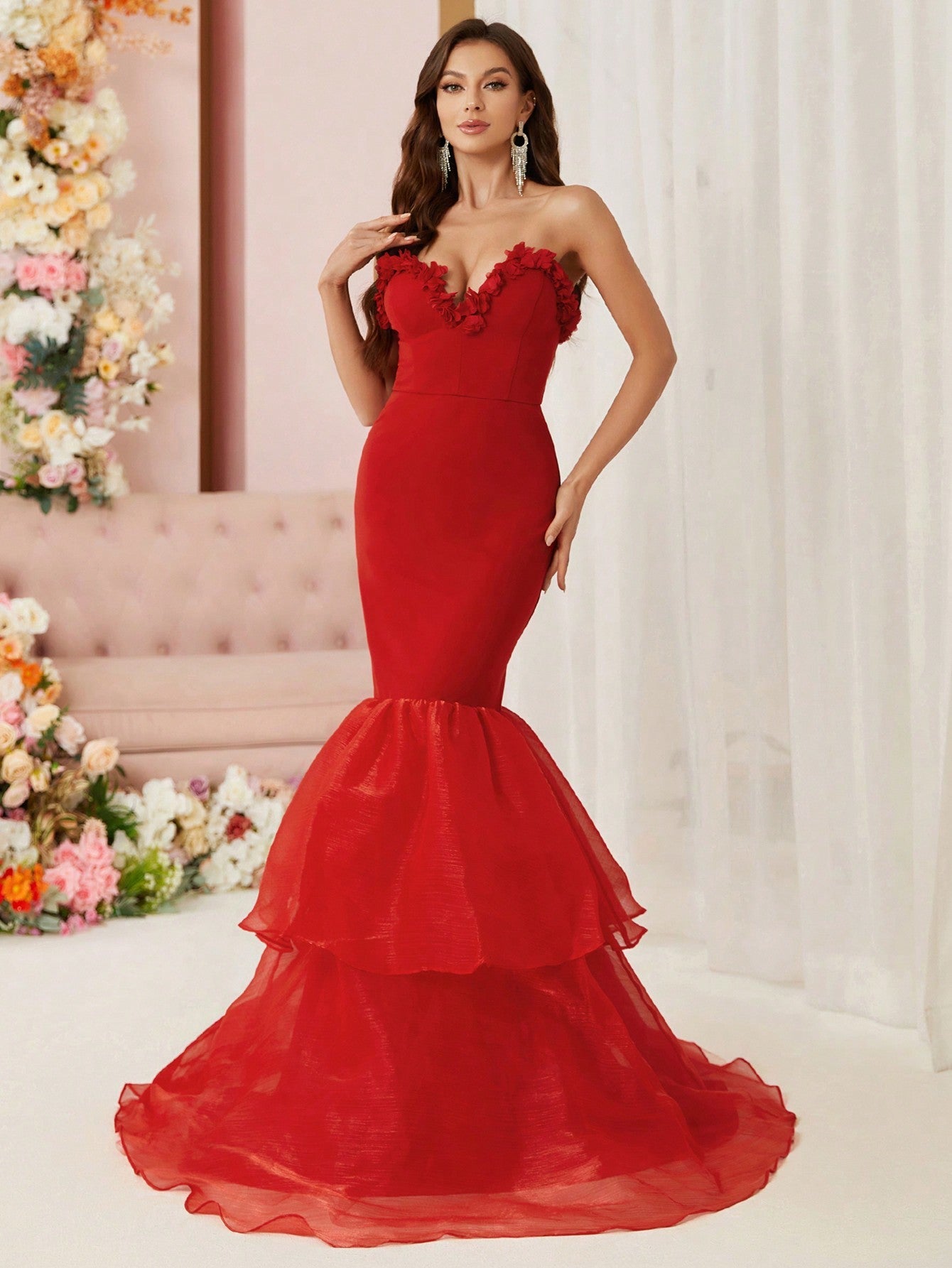 Belle Elegant And Sexy Woman'S Valentine's Day Red Body-Hugging Fishtail Hem Cascading Lotus Leaves And Different Materials Splicing Tube Top Three-Dimensional Flower Decoration Heavy Industry Dinner Ball Dress