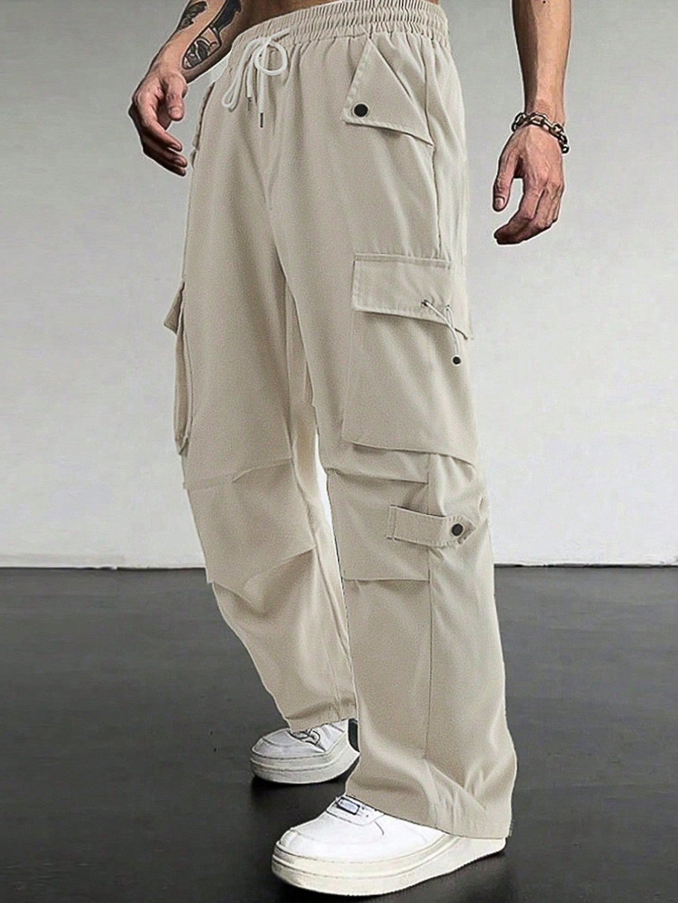 Manfinity Men's Loose Fit Cargo Pants