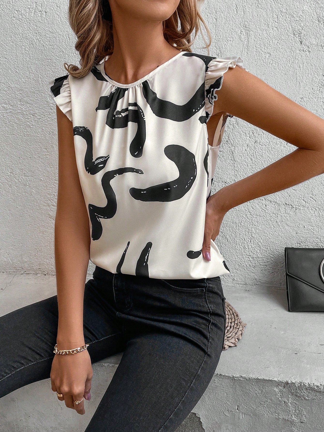 Ladies Line Print Small Flying Sleeve Shirt