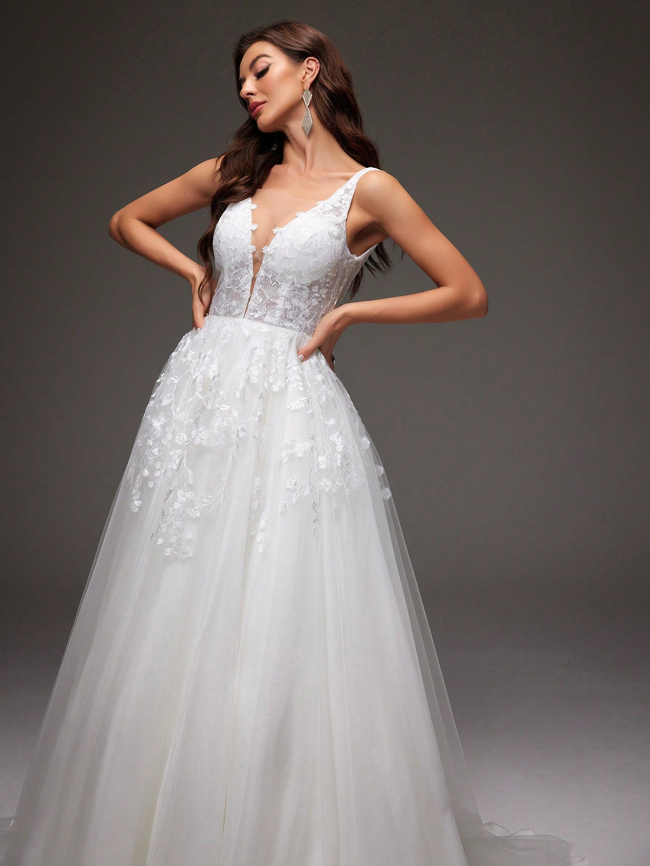 Elegant Charming Deep V Neck Sleeveless Lace Sweep Train Tulle Wedding dress