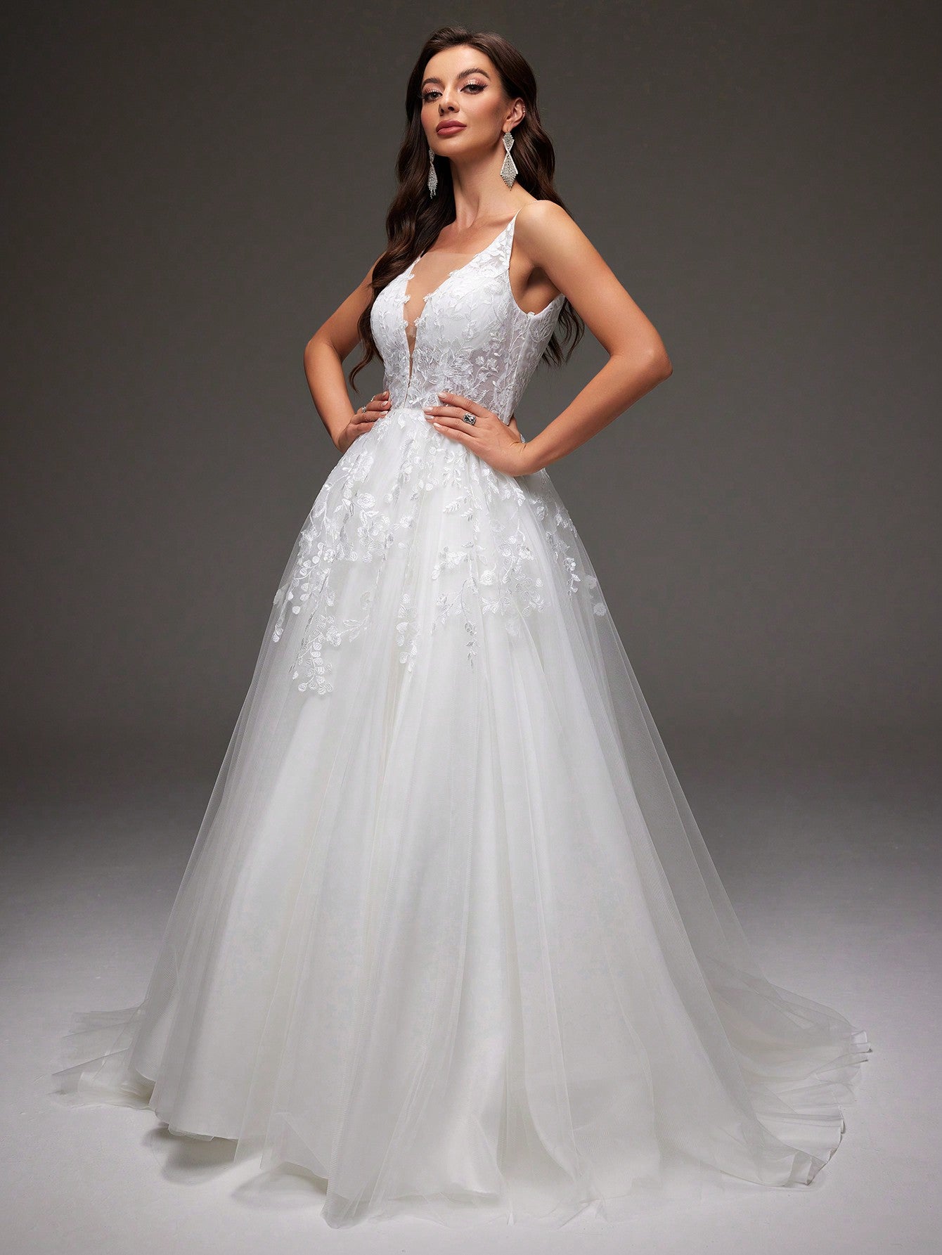 Elegant Charming Deep V Neck Sleeveless Lace Sweep Train Tulle Wedding dress