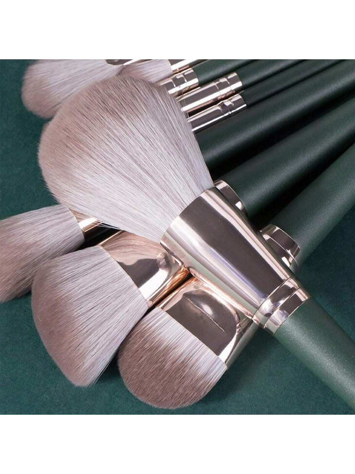 14pcs Makeup Brush & 3pcs Black Powder Puff Set, Soft Bristles For Beginners, Suitable For Blush, Foundation, Eyeshadow, Highlighter, Including 3 Different Shapes Of Powder Puff (Triangle, Fan, Sponge)