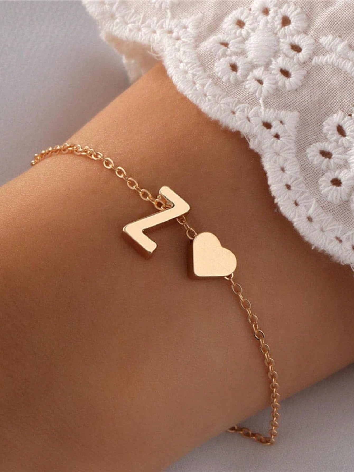 1pc Fashion Exquisite A-Z 26 Initial Letters Heart Bracelet For Couple Gift For Women Men