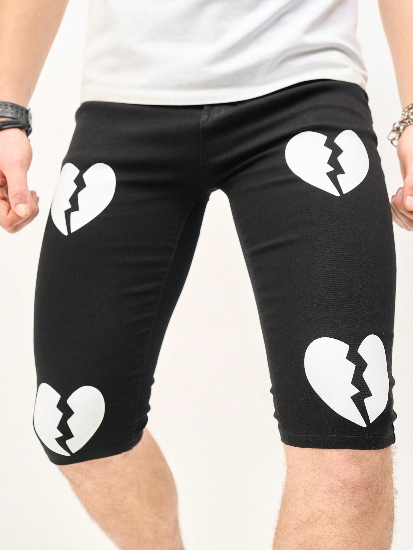 Manfinity EMRG Men'S Slim Fit Denim Shorts With Heart-Shaped Printed Design