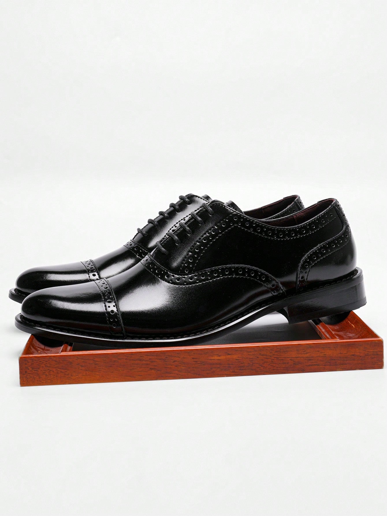 New Arrival Brogue Design Men'S Leather Shoes, Business Casual Three-Jointed Oxfords With English Style Carving Pattern Design, Suitable For Wedding, Office And Meeting