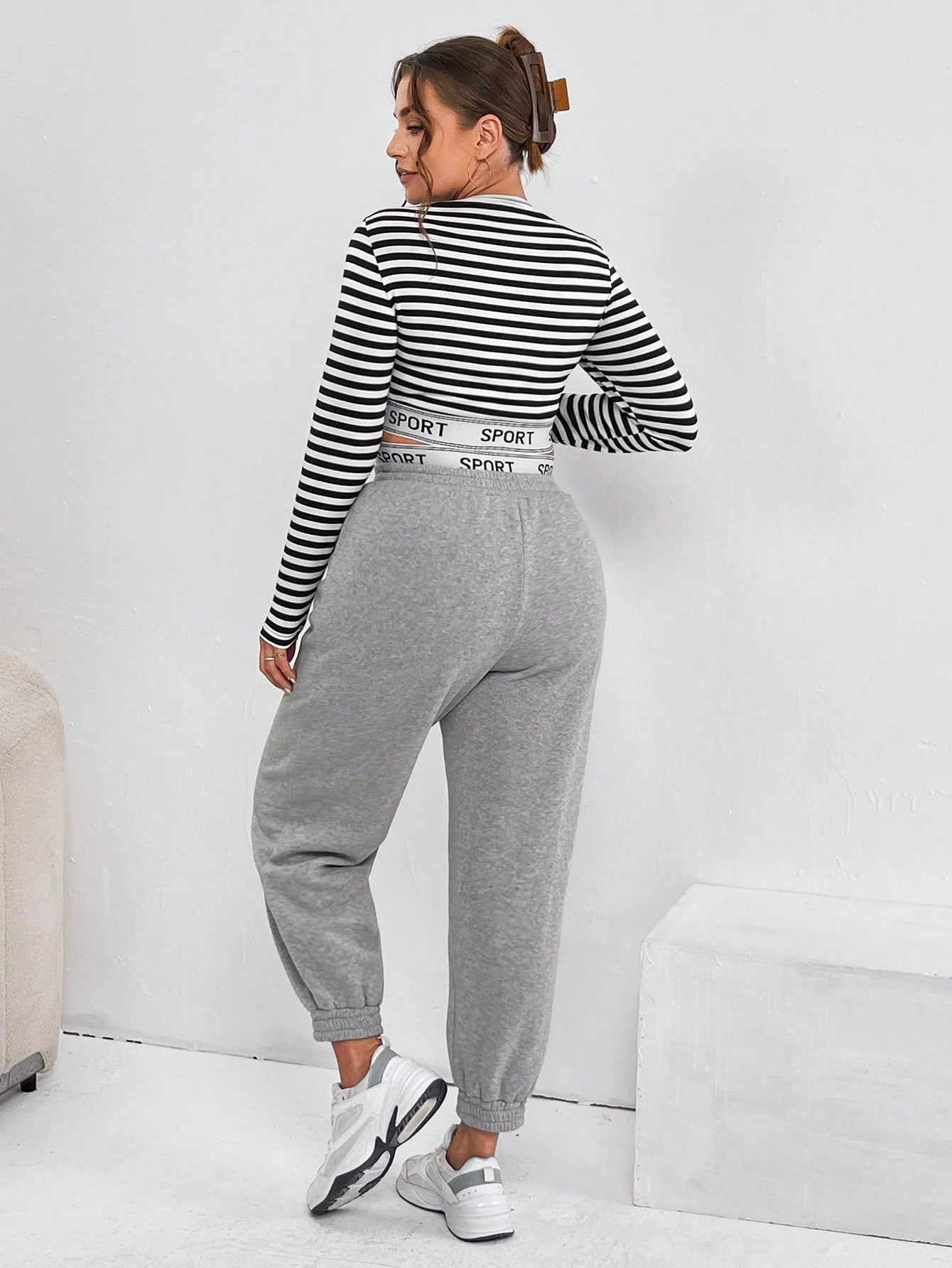 Essnce Plus Size Women's Fashionable Sports Casual New Striped Letter U-Neck T-Shirt And Sports Letter Waistband Leg Sweatpants Split Spring And Summer Clothing 2-Piece Set