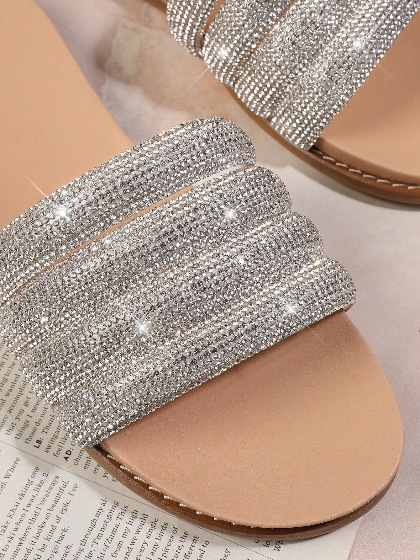 Women'S Flat Sandals With Crystal Decoration