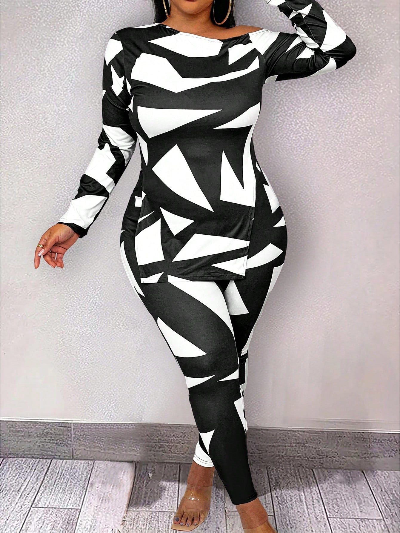 Essnce Plus Size Asymmetrical Neckline Geometric Print Top And Leggings Set