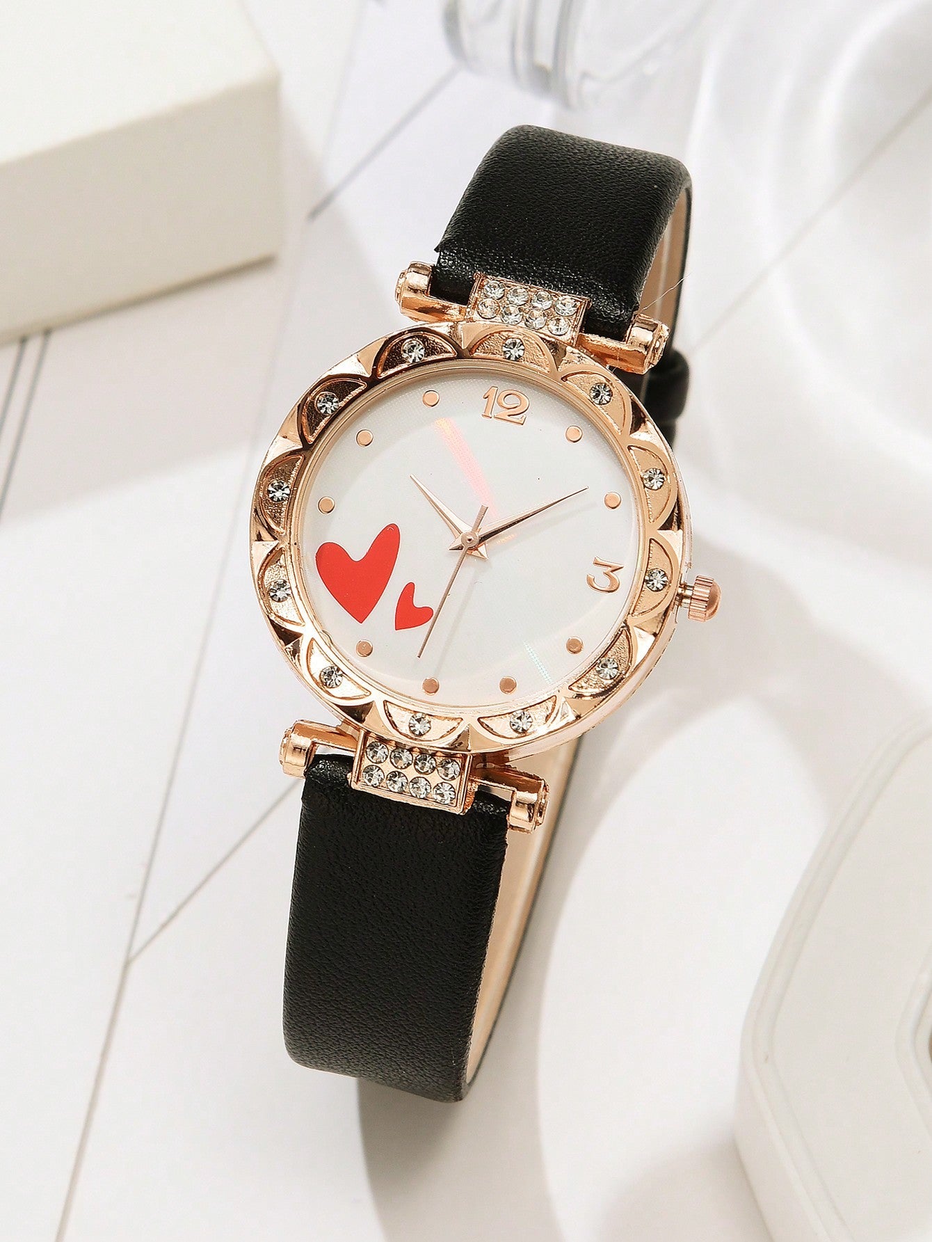 5pcs/Set Fashionable Women'S Pu Leather Quartz Watch With Rhinestone Decoration + Heart Shaped Big Rhinestone Matching Jewelry Set (Earrings, Ring, Necklace) + Women'S Watch Set