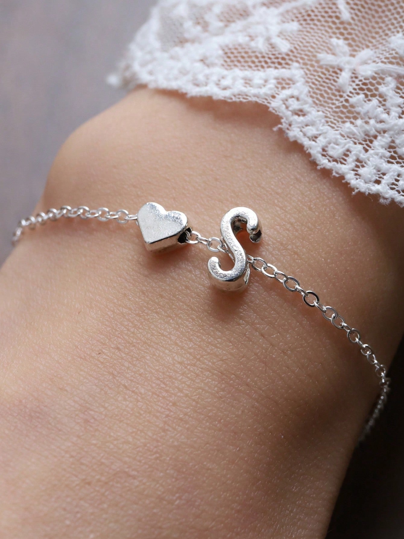 1pc Fashion Exquisite A-Z 26 Initial Letters Heart Bracelet For Couple Gift For Women Men