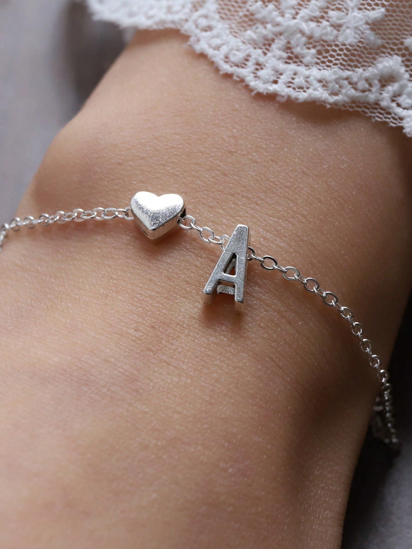 1pc Fashion Exquisite A-Z 26 Initial Letters Heart Bracelet For Couple Gift For Women Men