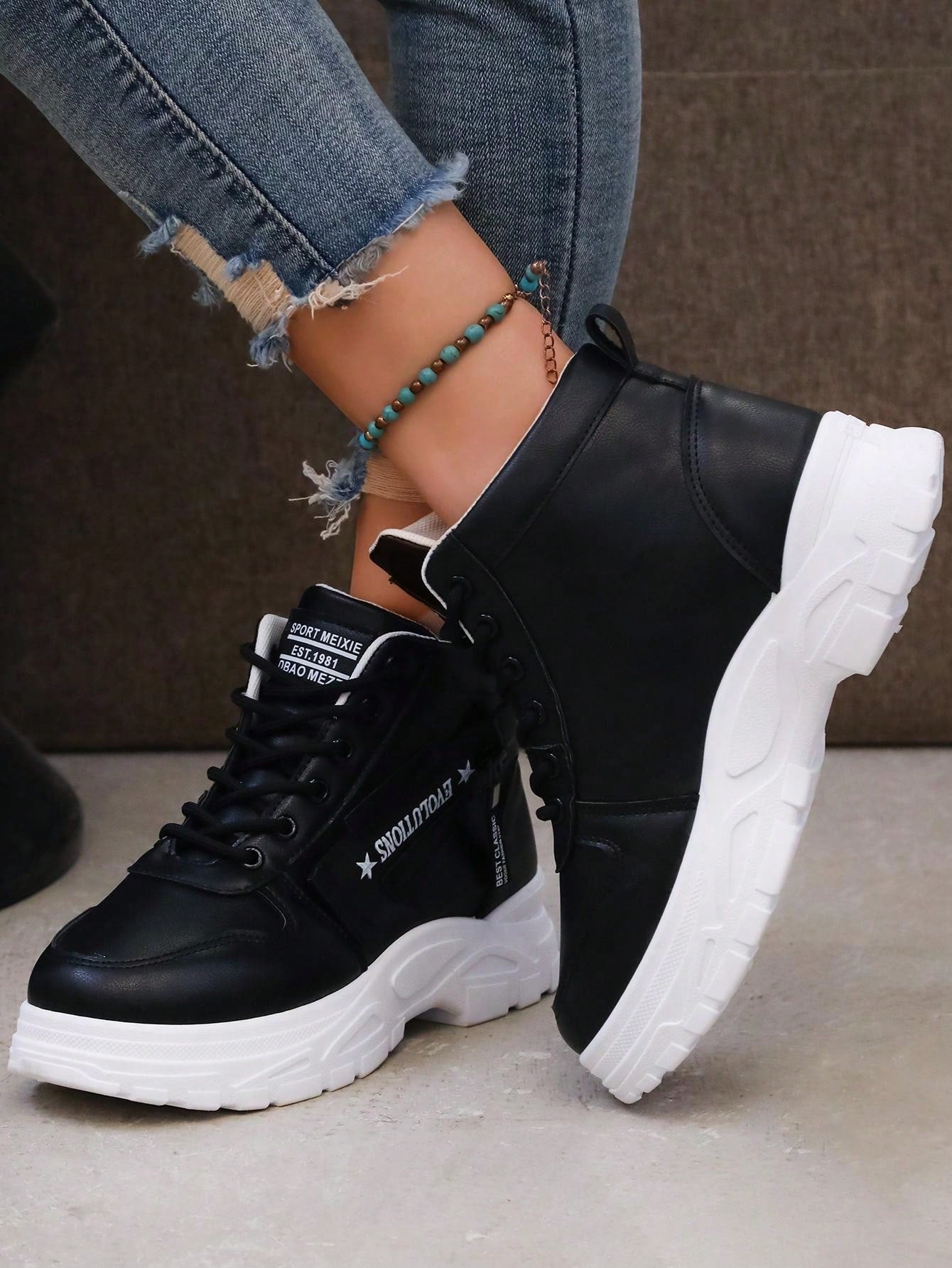 Women's High Top Lace-Up Black Sneakers With Casual Style For All Seasons