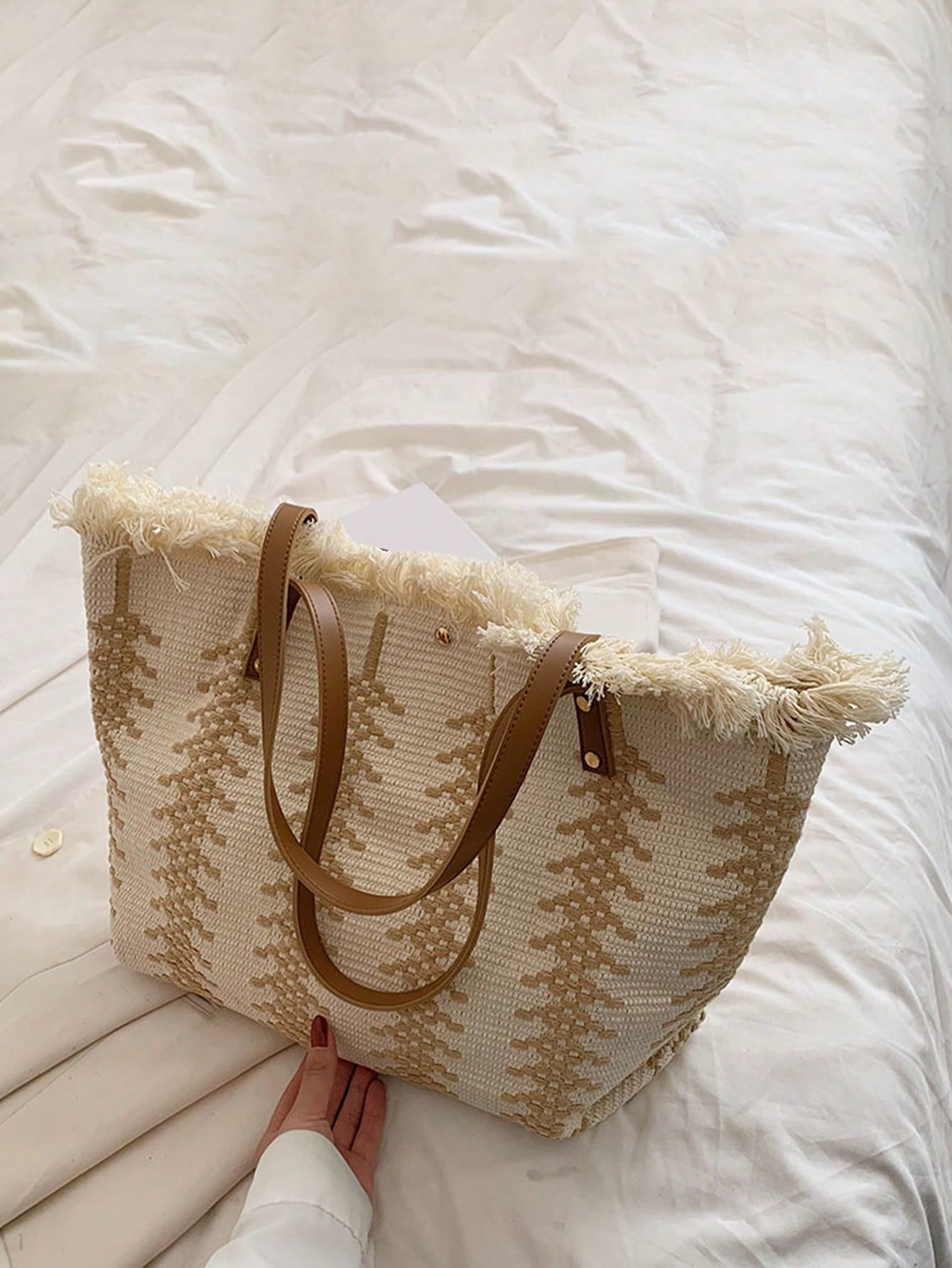 Straw Fringed Large Capacity Tote Bag, Lightweight Fashion Shoulder Bag, Exquisite Summer Beach Bag