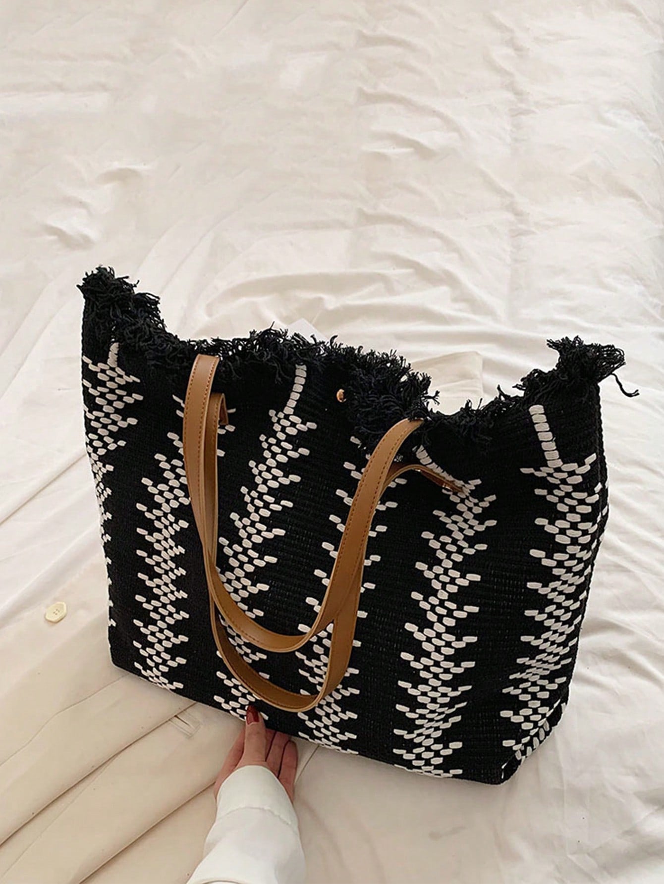 Straw Fringed Large Capacity Tote Bag, Lightweight Fashion Shoulder Bag, Exquisite Summer Beach Bag