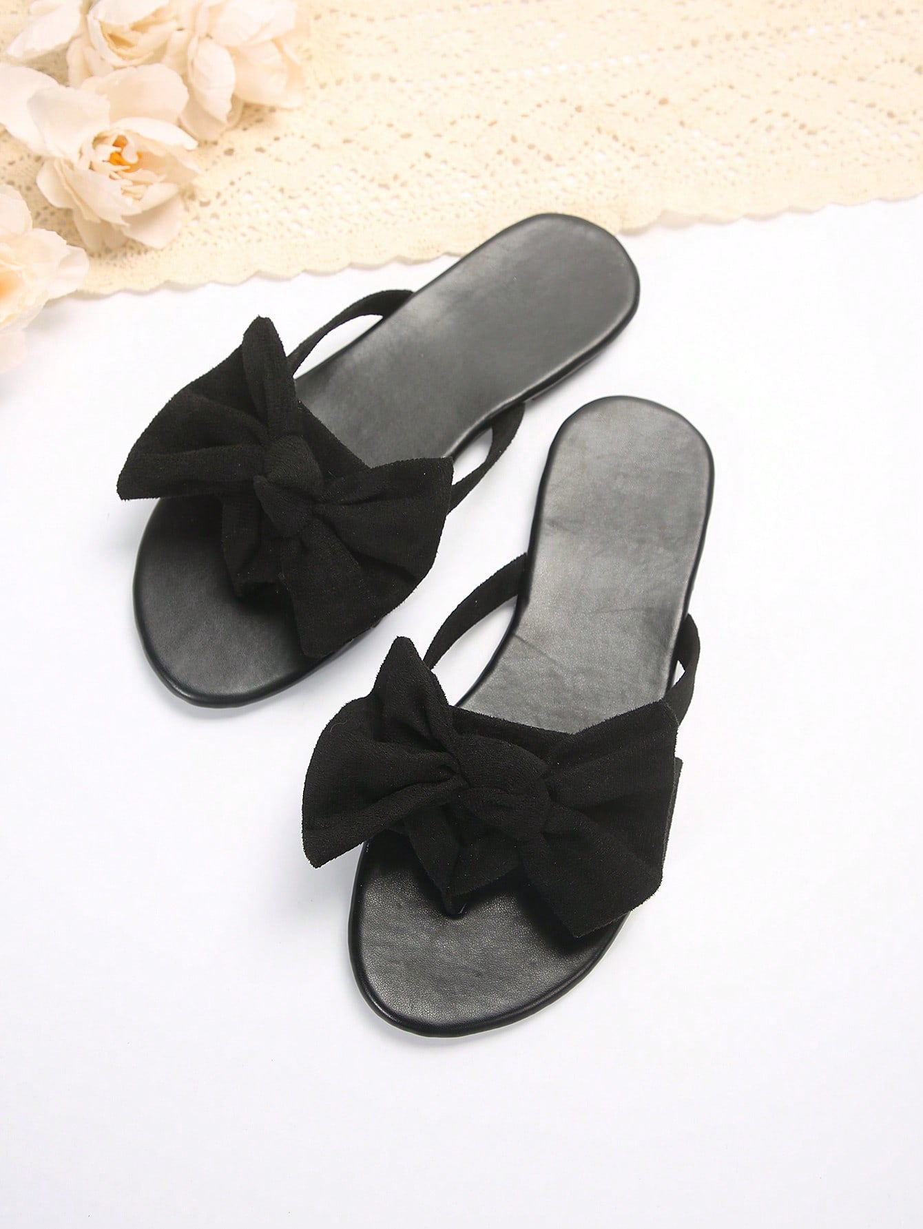 White Butterfly Knot Slippers Round Toe Outdoor Fashionable Beach Shoes Non-Slip Bow Knot Flip Flops