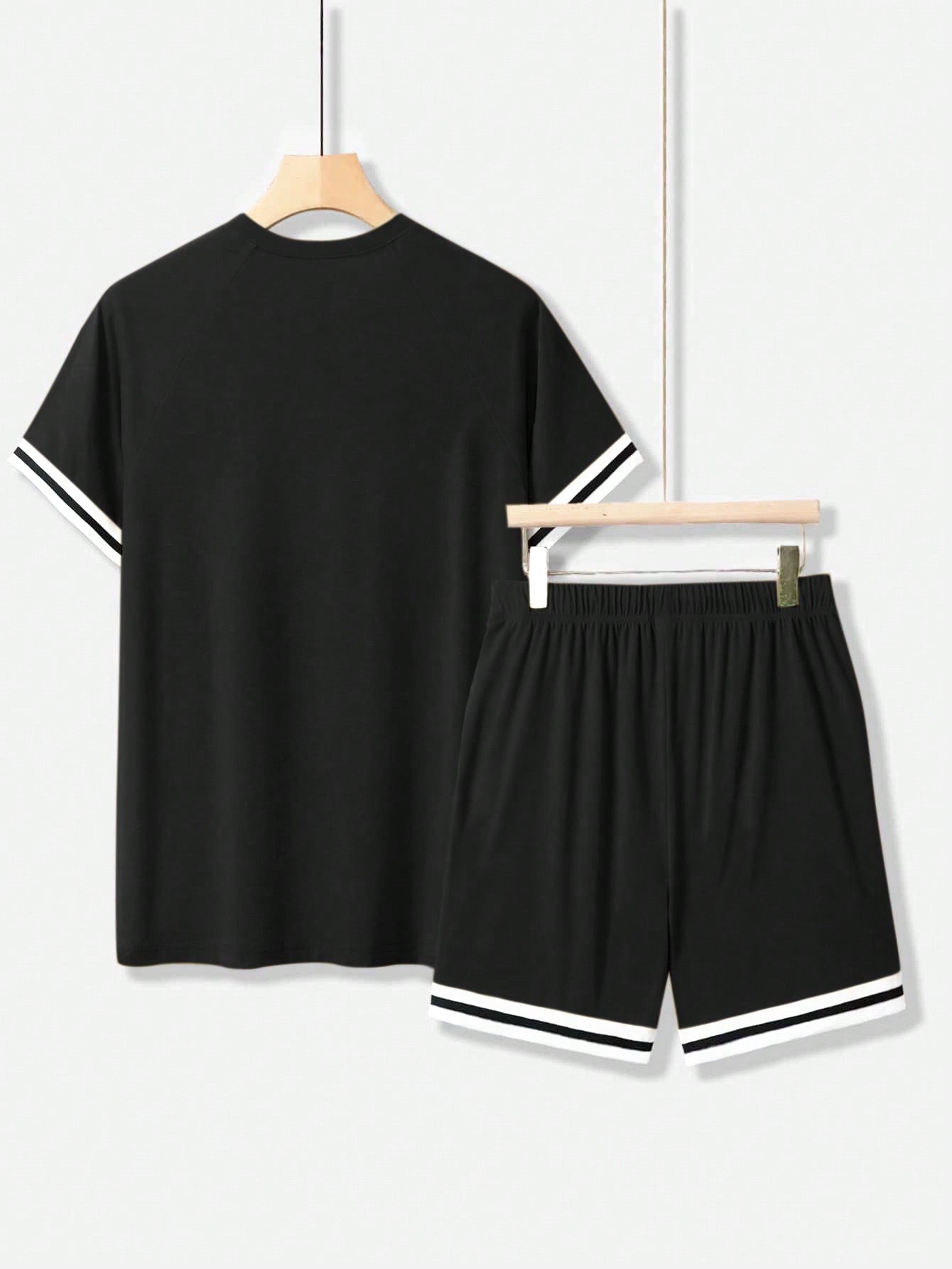 Manfinity Men Striped Trim Tee & Drawstring Waist Shorts