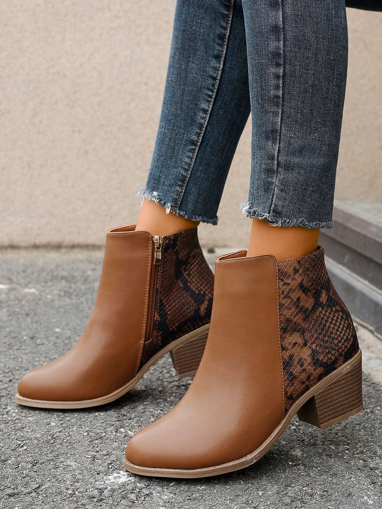 Brown Snake Pattern Pu Leather Ankle Boots And Short Boots With Random Pattern, Chunky Heel, Round Toe, Side Zipper For Comfortable Spring And Autumn Women's Wear