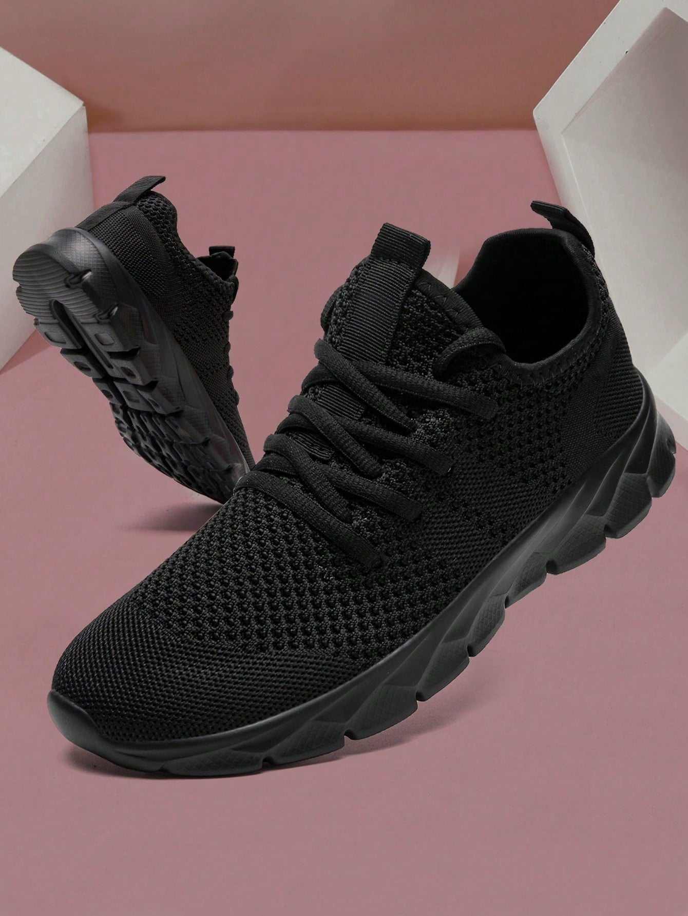 Women's  Comfortable Footwear Trainers Mesh Breathable Sneakers Outdoor Walking Shoes Fashion Casual Shoes Non Slip Flat Sports Shoes Black