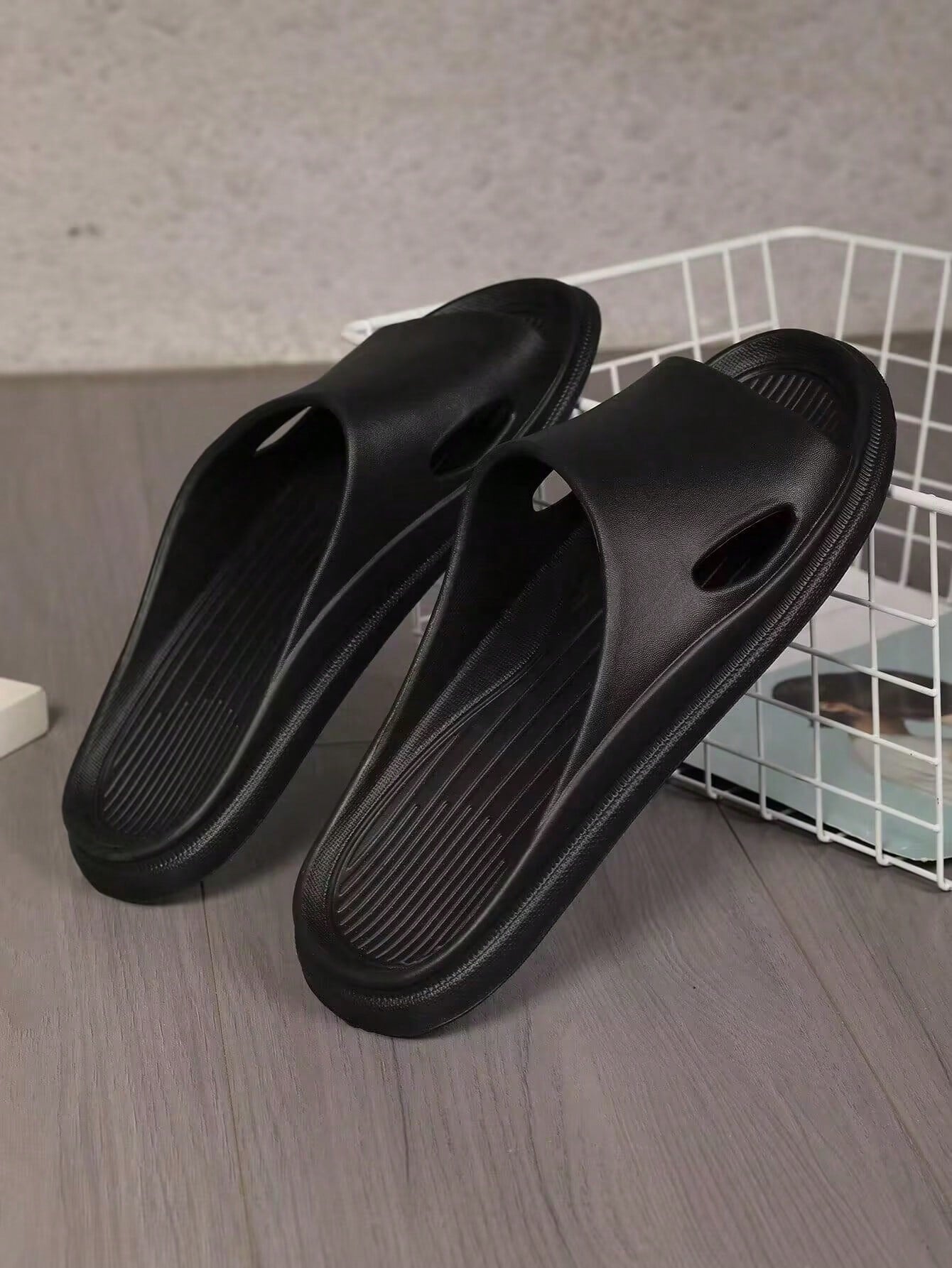 Men's Non-Slip, Silent, Thick Bottomed, Soft, Couples' Bathroom Slippers In Summer For Home Use