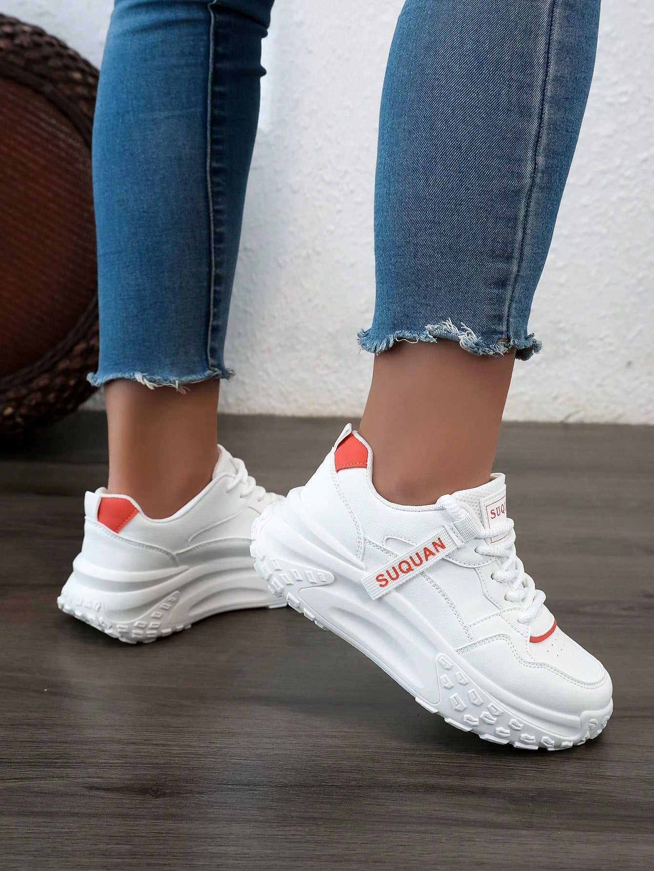 Women's White Casual Sports Shoes, Spring/Summer/Autumn 2024, Outdoor Thick-Soled Platform Sneakers With Straps, Comfortable And Fashionable