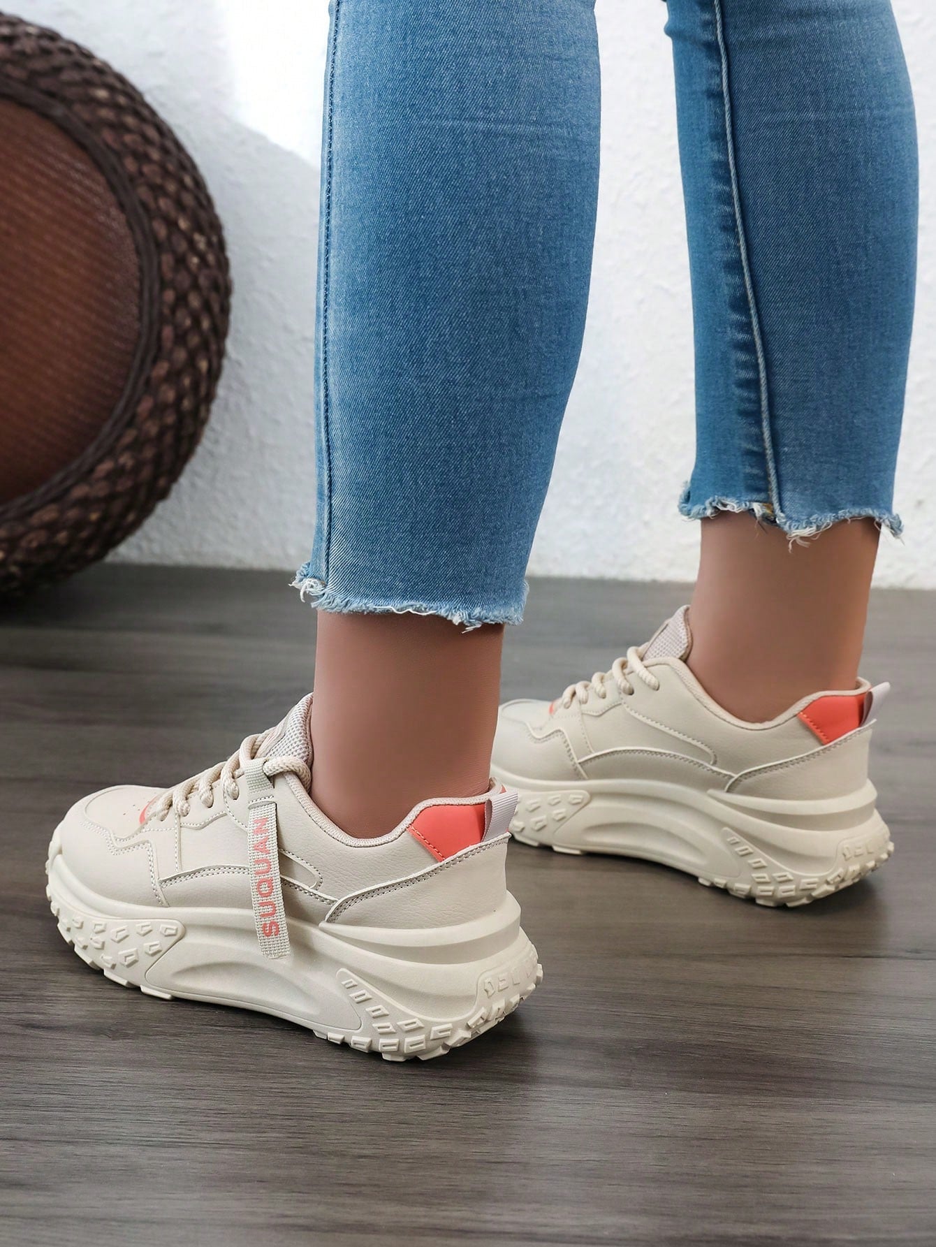 Women's White Casual Sports Shoes, Spring/Summer/Autumn 2024, Outdoor Thick-Soled Platform Sneakers With Straps, Comfortable And Fashionable