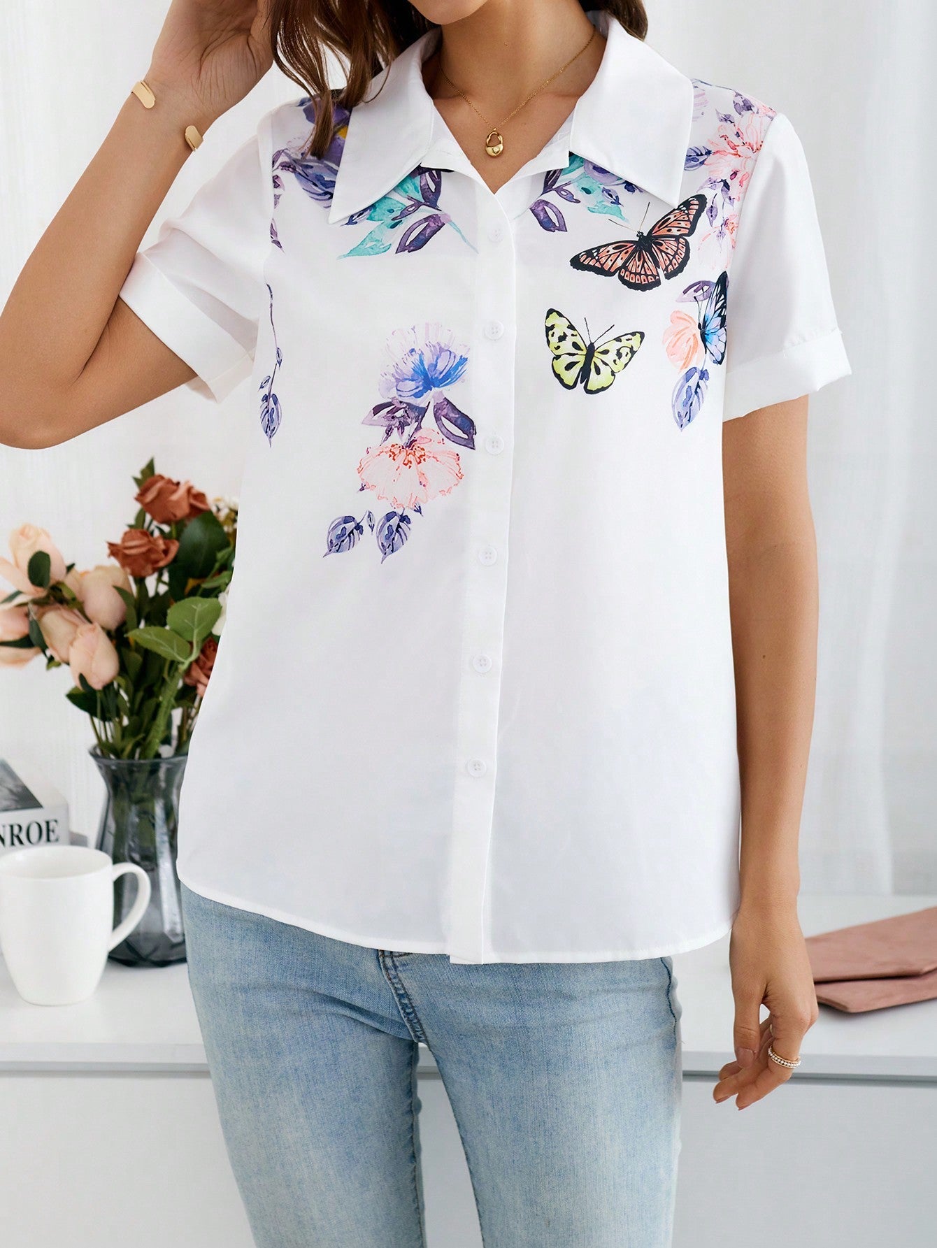 EMERY ROSE Women's Butterfly And Floral Pattern Short Sleeve Blouse