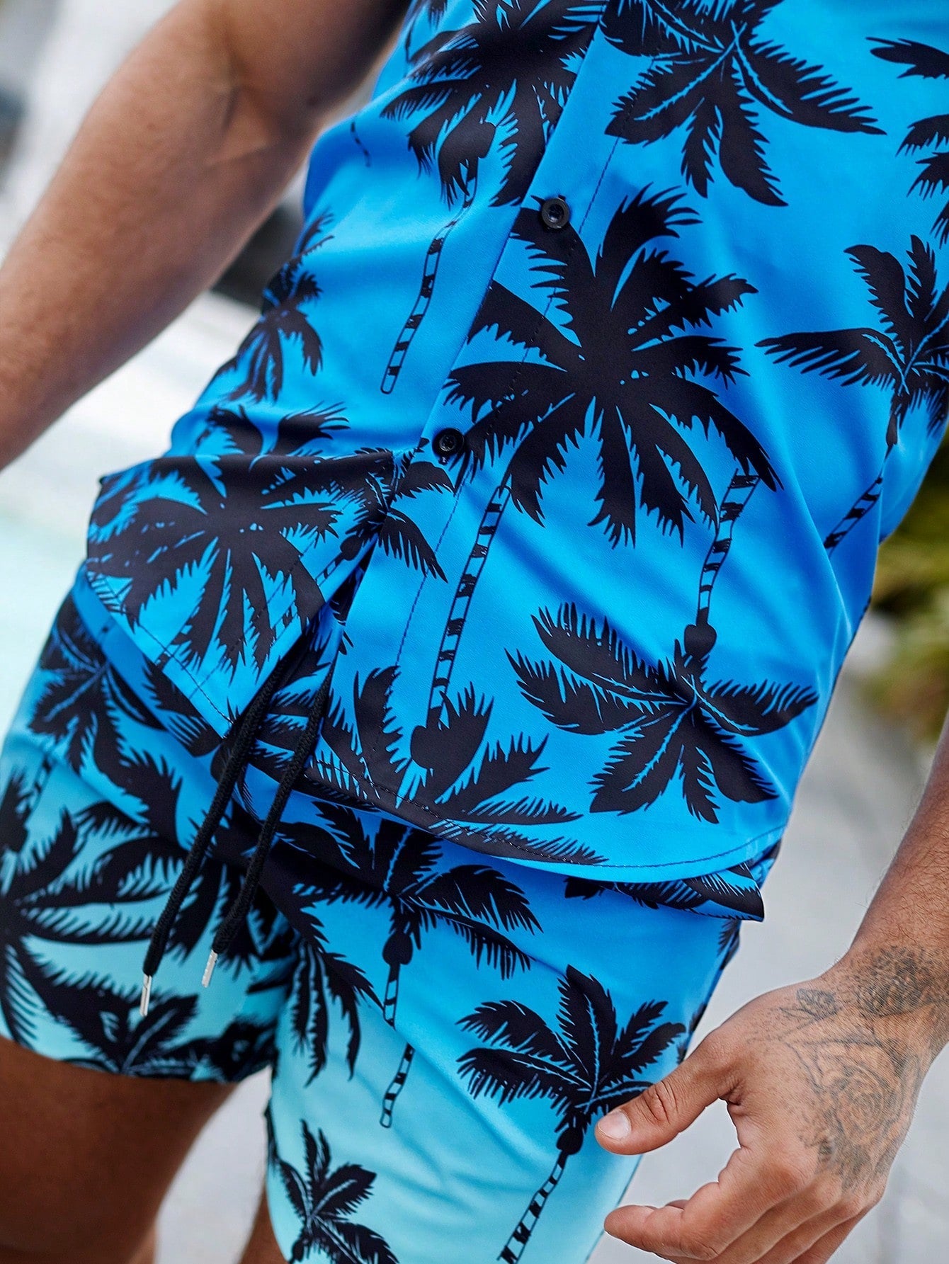 Manfinity RSRT Men's Palm Tree Printed Short Sleeve Shirt And Shorts Set For Vacation Style