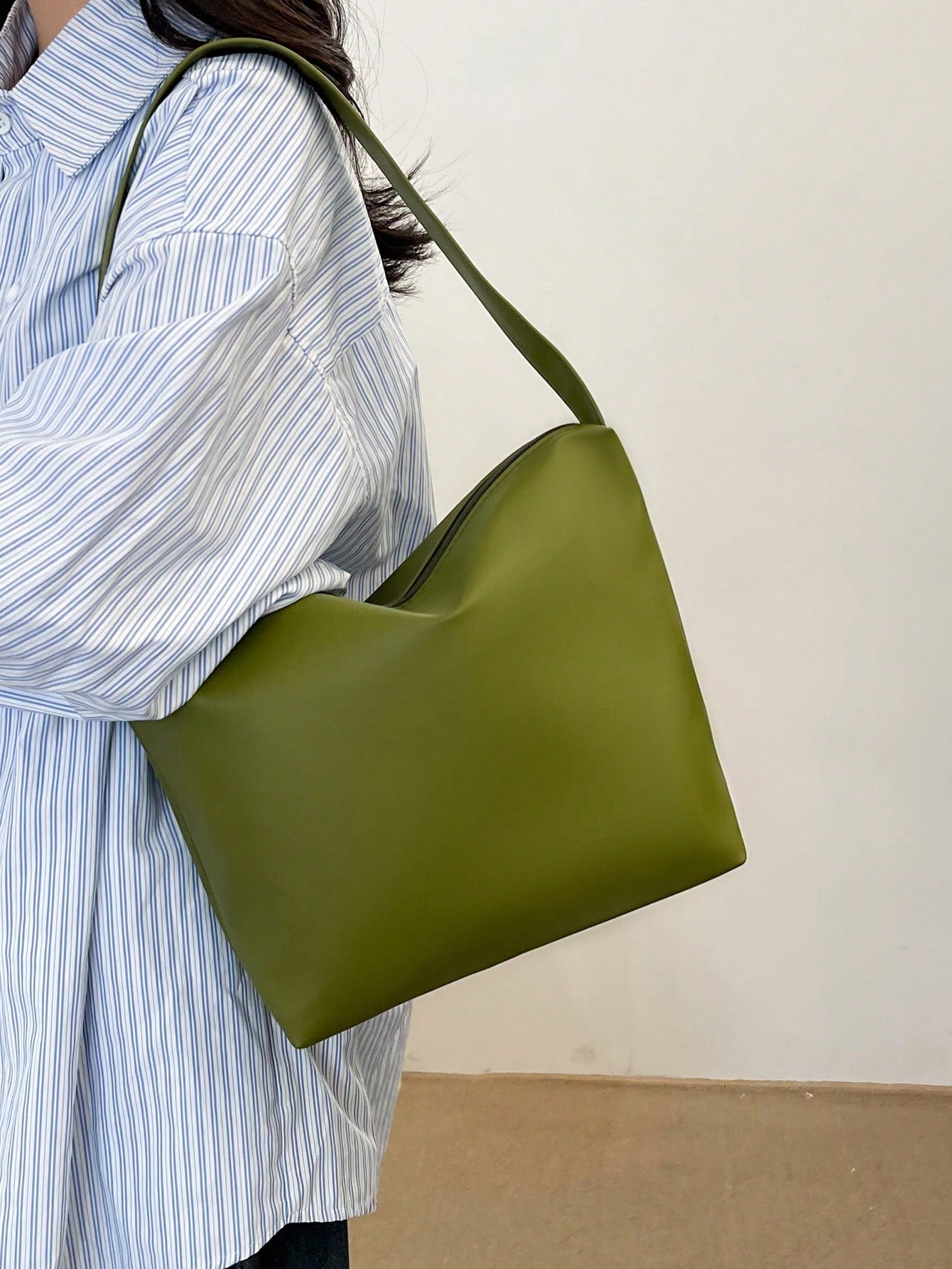 Simple And Fashionable Tote Bag For Women