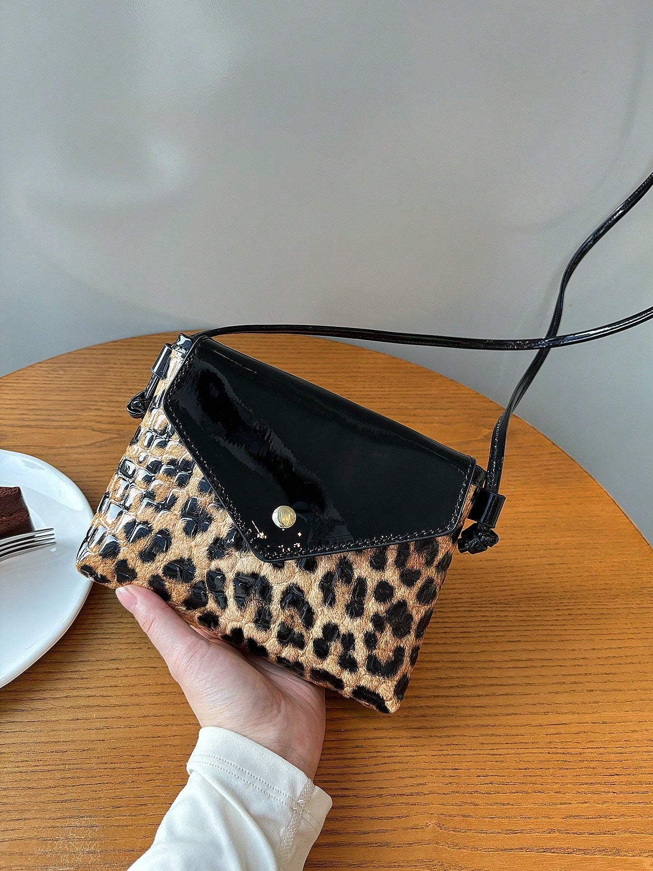 New Fashion Mini Crossbody Bag For Women, Retro Elegant Bright Surface Shoulder Bag, Lightweight Multifunctional Leopard Print Phone Bag With Color Block Design