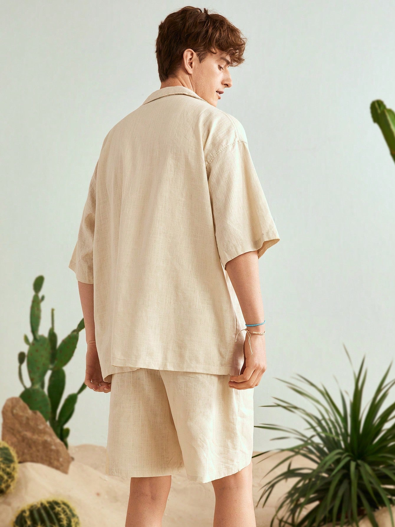 Manfinity VCAY Men'S Woven Loose-Fit Drop Shoulder Shirt And Shorts Set For Casual Wear