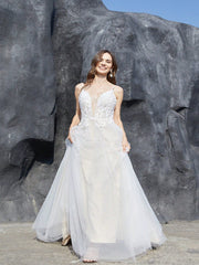 Ladies' Long Lace Spliced Wedding Dress