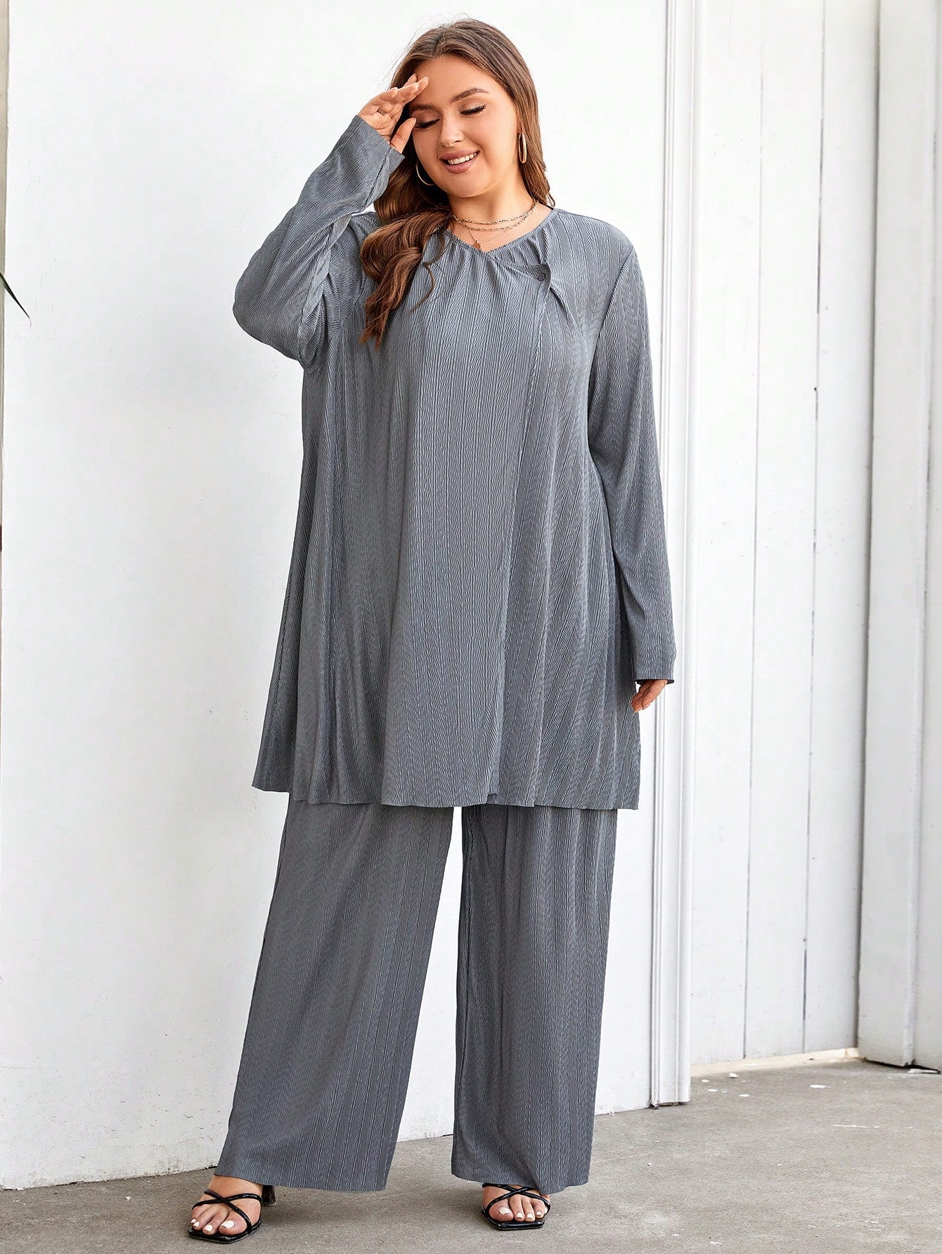 Mulvari Plus Size Women'S Loose Textured Two Piece Set